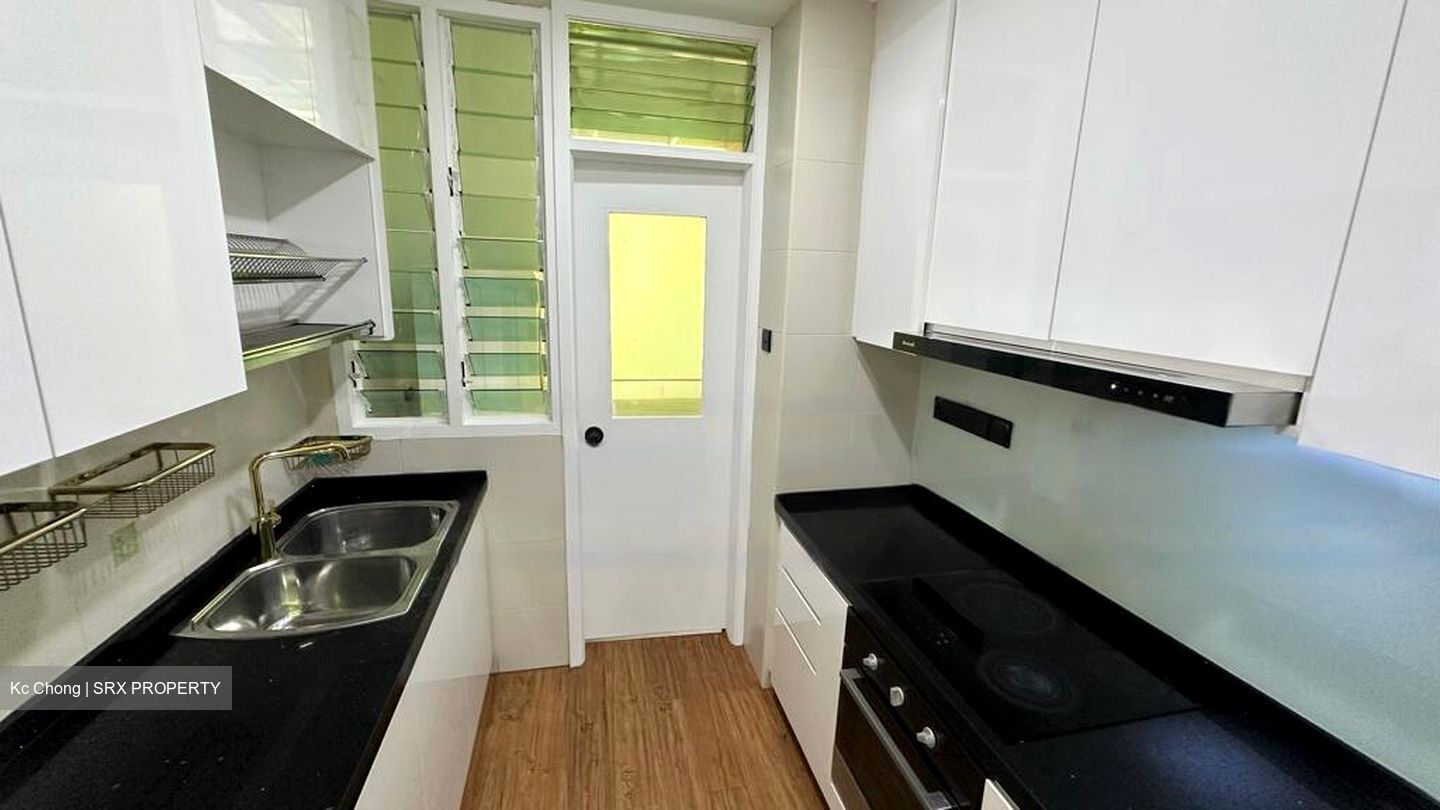 The Edgewater (D17), Condominium #471778111